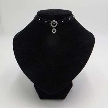 funkelnder Choker mit Herzanhänger