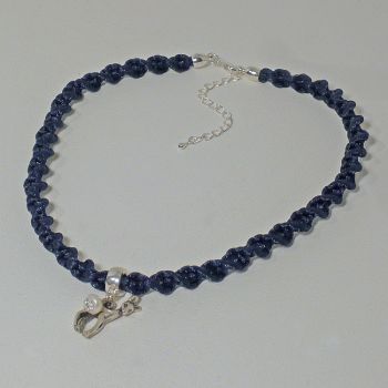 dunkelblaue handgeknüpfte Kette dunkelblaue mit Reh