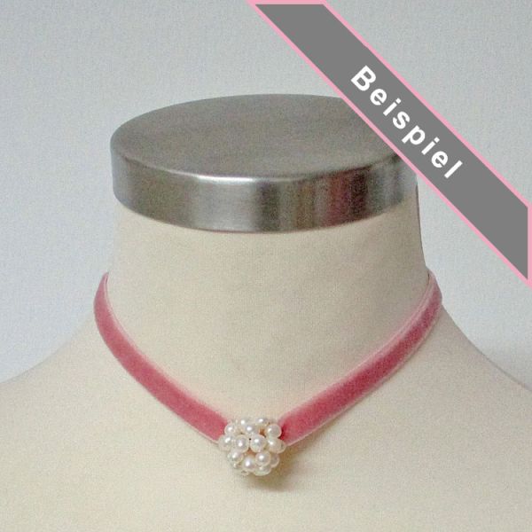 Samt-Choker mit Perlen-Ball