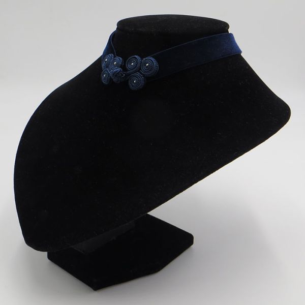 dunkelblaues Halsband mit Vorderverschluss