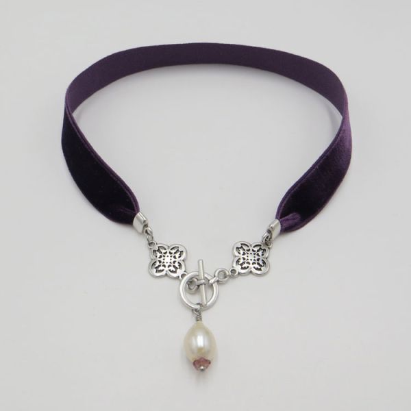 Samtkette Violett mit Süßwasserperle