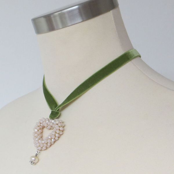 hellolives Samt-Collier mit Perlenherz und Süßwasserperle